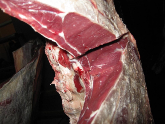 В Нюрбинском районе Якутии неизвестный украл 80 кг мяса