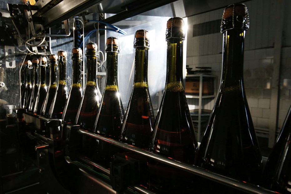 Российские производители не будут повышать цены на шампанское к Новому году