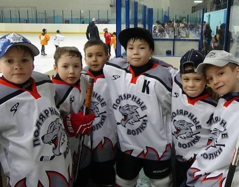 Сборная республиканской специализированной детско-юношеской спортивной школы по хоккею вылетела в Сочи