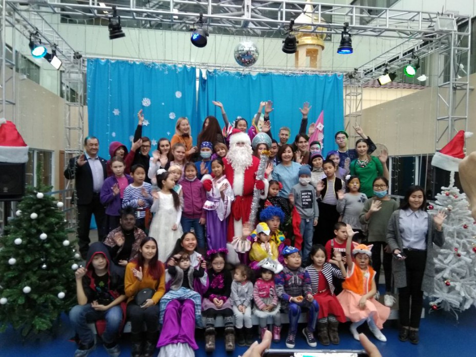 В Якутске прошла елка для онкобольных детей
