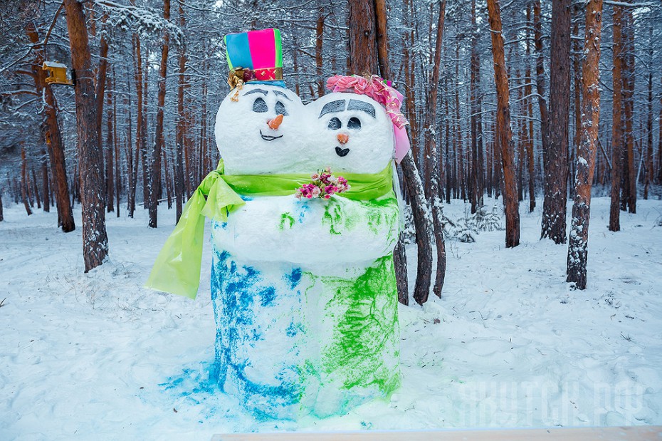В Парке культуры и отдыха Якутска появились добрые снеговики
