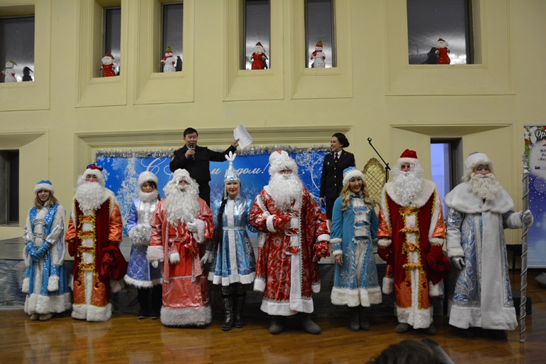 Общественная палата Якутии собрала для акции «Подари волшебство» 1200 подарков 