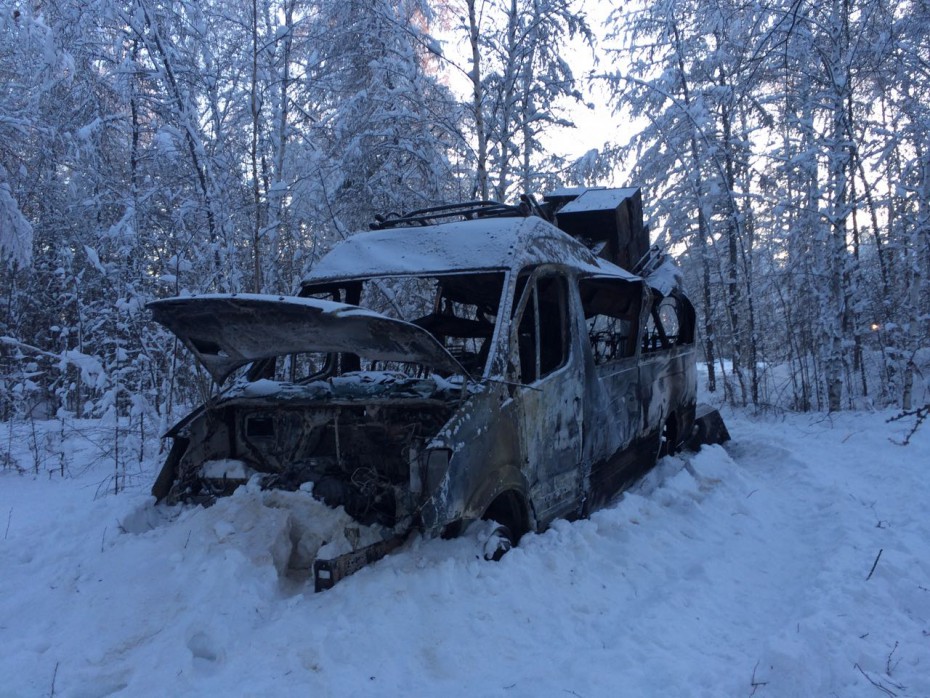 Следователи Якутии начали проверку по факту возгорания такси на трассе "Вилюй"