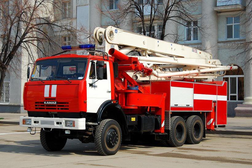 В Якутске пожарными спасены три человека