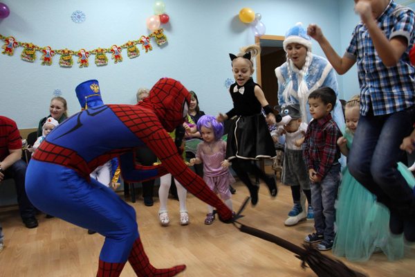 В УФСИН Якутии прошел новогодний утренник для детей сотрудников 