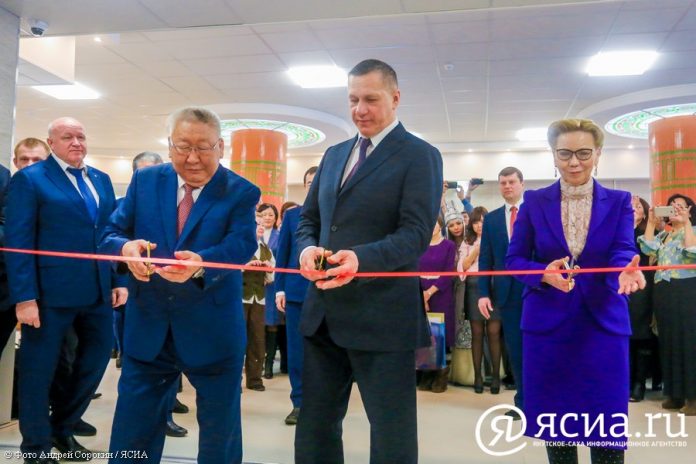 Полпред Президента России и глава Якутии торжественно открыли в Якутске новый Перинатальный центр