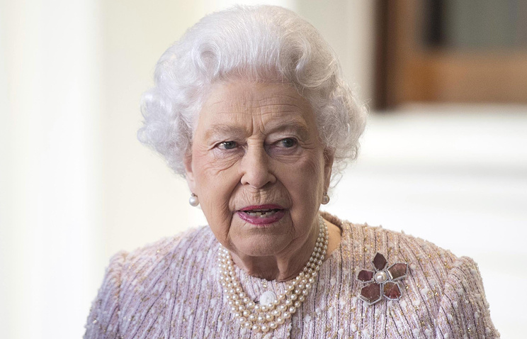 Королева Великобритании Елизавета разрешила своему внуку жениться 