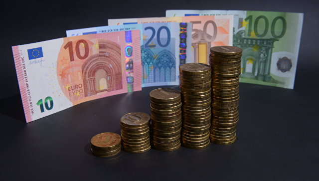 Курс евро впервые с августа 2016 года превысил отметку в 75 рублей