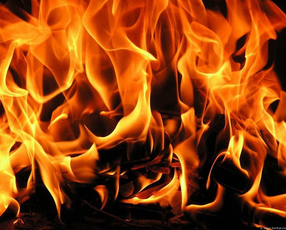 В микрорайоне Синегорье города Томмота сгорела баня