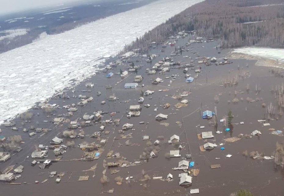Село Кальвица в Якутии затоплено 