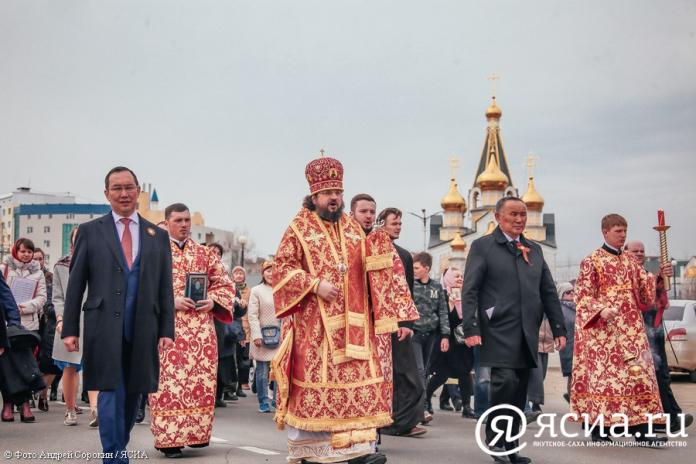 В честь Дня Победы в Якутске прошел Крестный ход