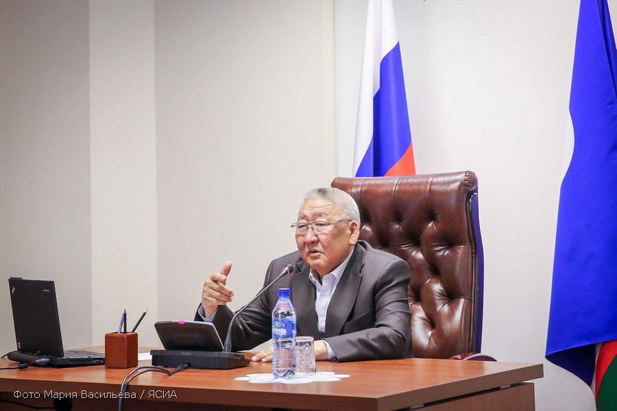 Егор Борисов поблагодарил руководителей хозяйствующих субъектов за совместную работу на благо Якутии