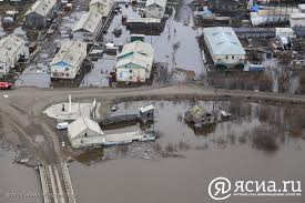На реке Колыма в Якутии остаются подтопленными три населенных пункта