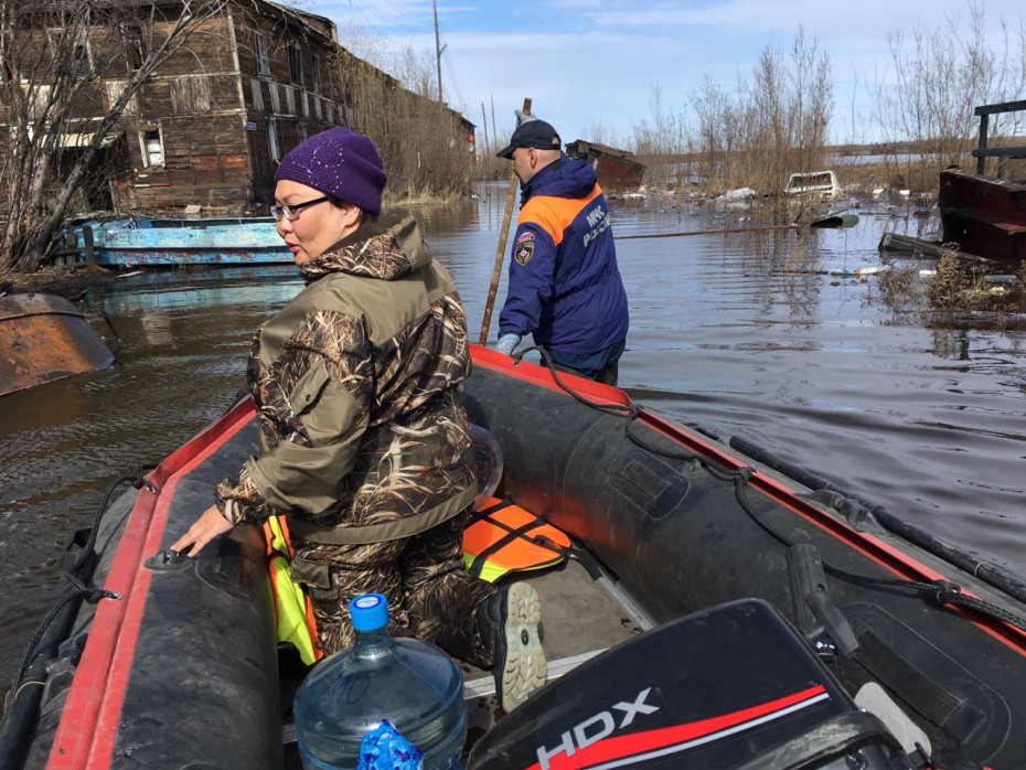 У нескольких поселков на реке Колыме уровень воды превысил критическую отметку