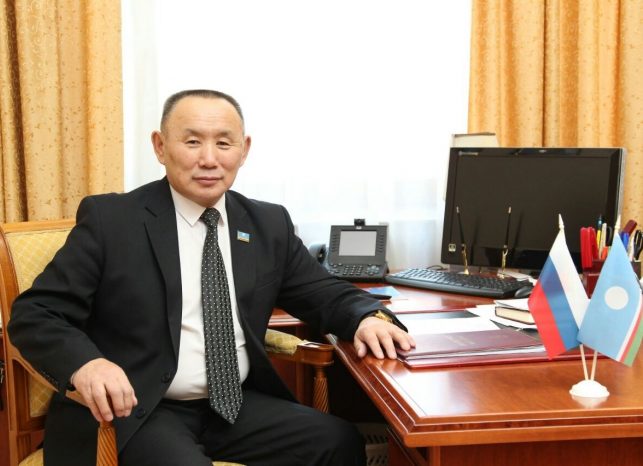 Айсен Николаев освободил Михаила Гуляева от должности заместителя председателя правительства Якутии