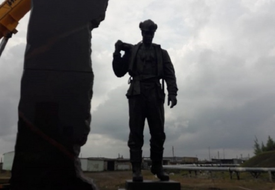 В Мирном устанавливают памятник погибшим в руднике "Мир" шахтерам