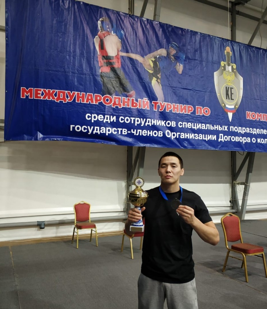 Судебный пристав из Якутска стал серебряным призером международного турнира по комплексному единоборству