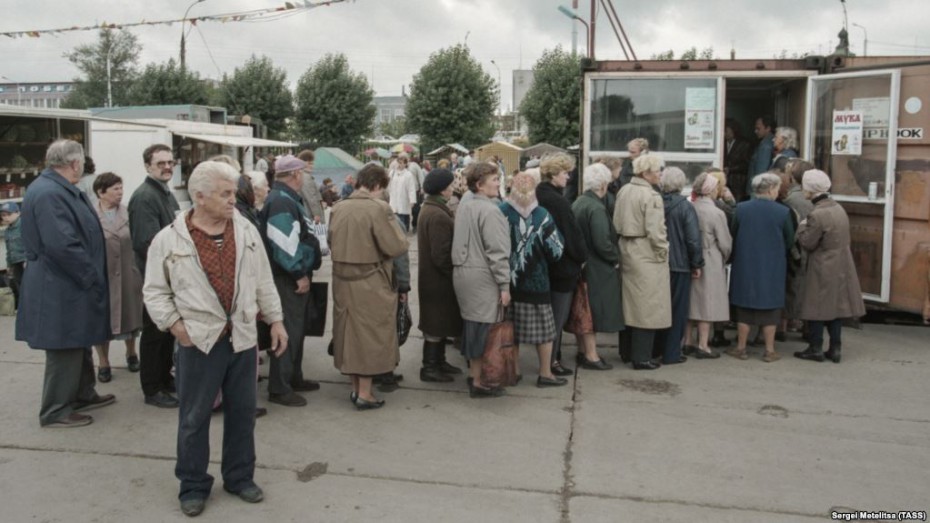 "Костлявая белка в колесе". Пессимизм россиян на рекордном уровне