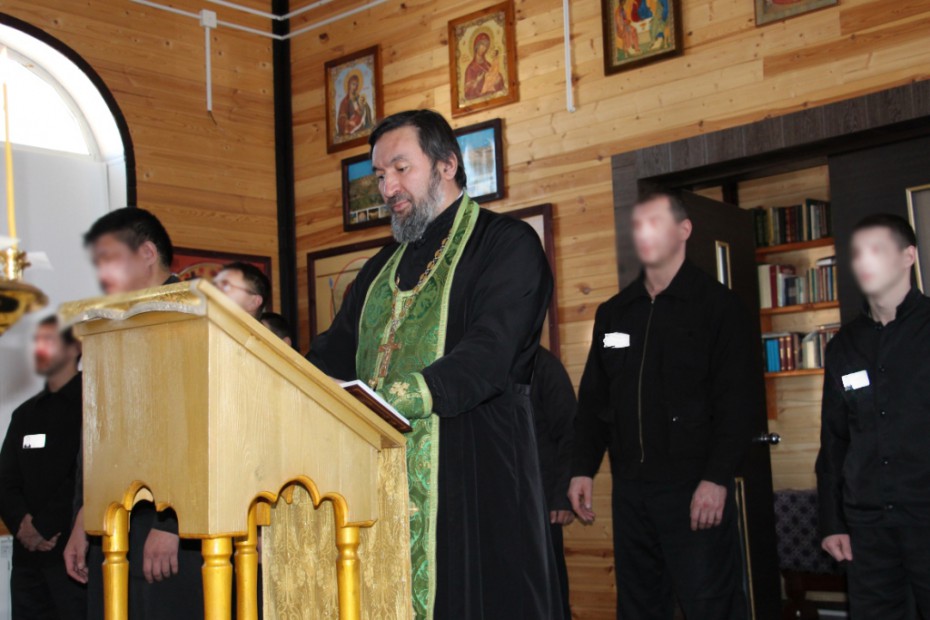 В православном храме исправительной колонии № 1 проведен молебен