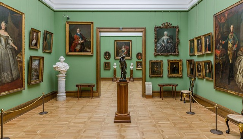 Из Третьяковской галереи на глазах посетителей украли картину Куинджи