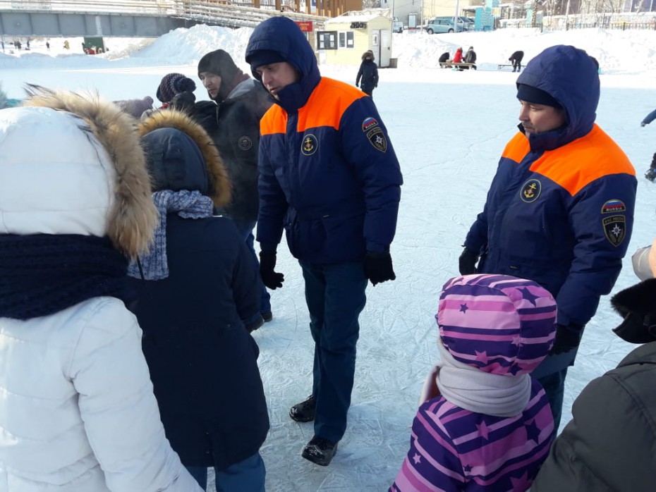 Инспекторы ГИМС провели патрулирование по общегородским каткам Якутска