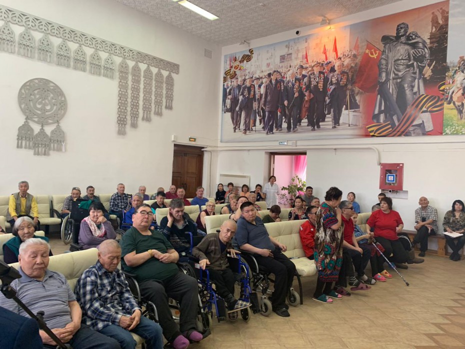 Сардана Гурьева провела проверку в Якутском доме-интернате для престарелых и инвалидов