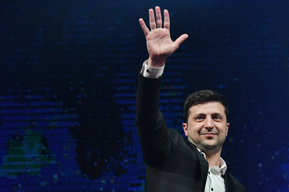 Зеленский уверенно лидирует в первом туре выборов президента Украины