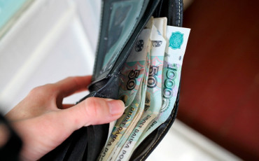 В Якутии лжесотрудник банка, пообещав «кэшбек», похитил у женщины более 10 000 рублей