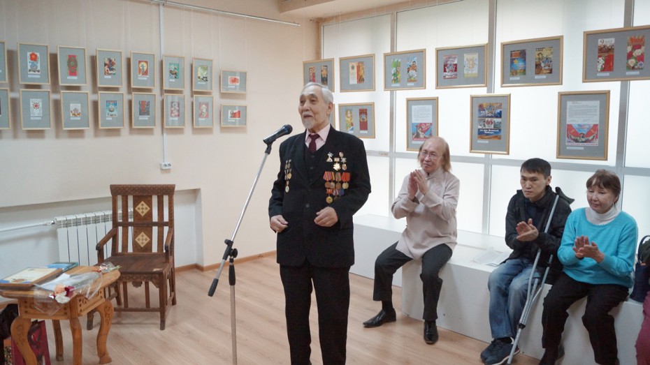 В Якутске в галерее "Симэх" открылась выставка открыток «Эхо Победы» 