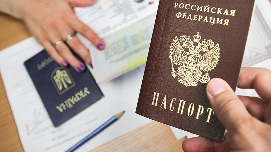 Путин упростил порядок получения гражданства РФ для украинцев, живших в Крыму и Донбассе до весны 2014 года