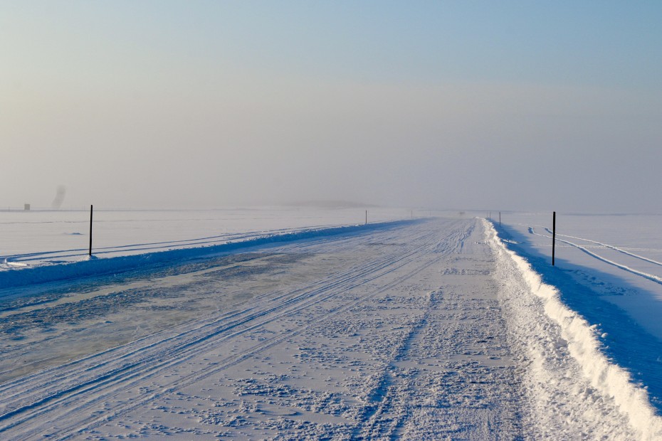 В Якутии официально открыта ледовая переправа Хатассы - Павловск