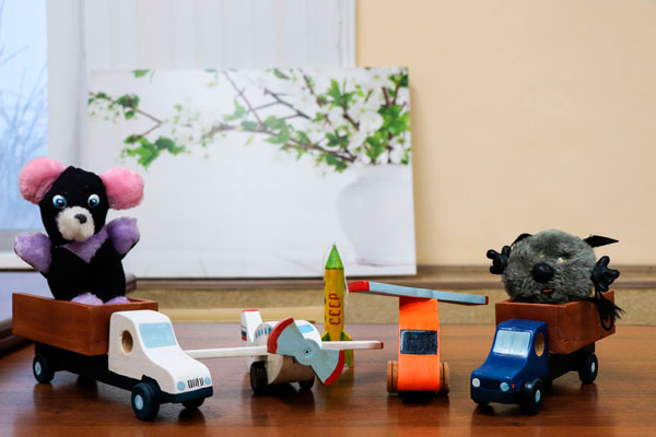 Осужденные в Якутии изготовили новогодние игрушки для детей-сирот