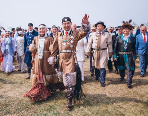 Глава республики Айсен Николаев поздравил якутян с национальным праздником Ысыах