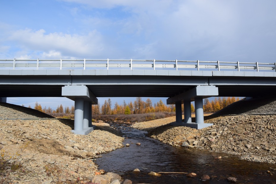 На трассе А-360 в Якутии отремонтирован мост через ручей Каменка