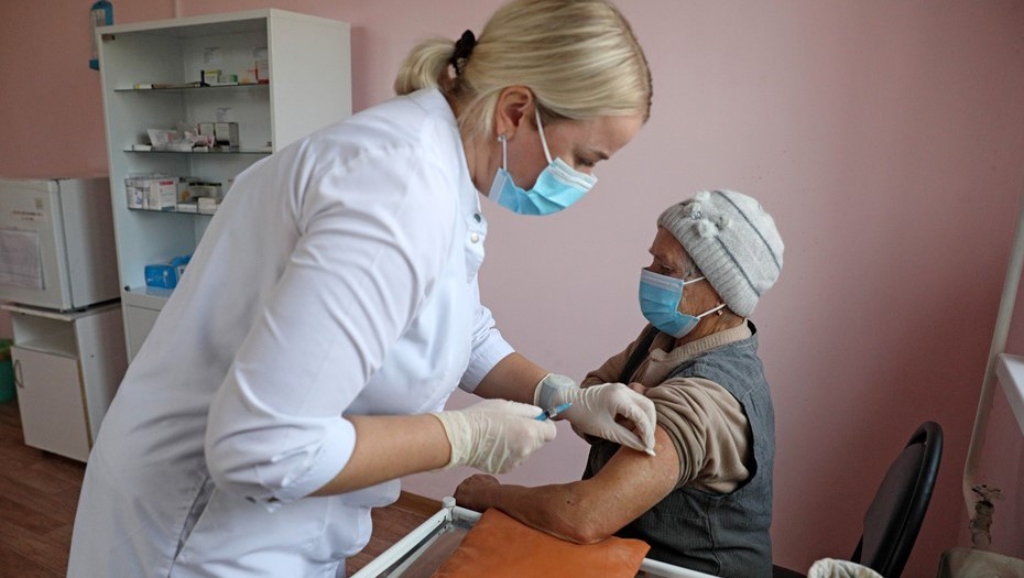 Прививки от гриппа сделали около 2 млн жителей Петербурга