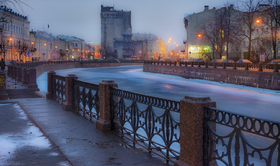 МЧС Петербурга разослало SMS о сильных снегопадах в субботу