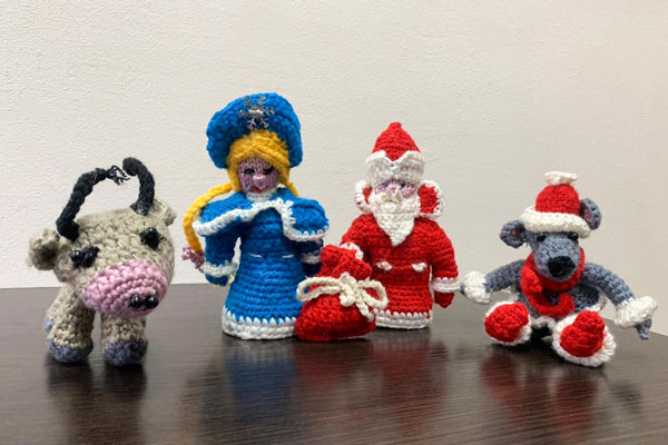 В Якутии осужденные женщины в колонии-поселении № 2 вяжут мягкие игрушки