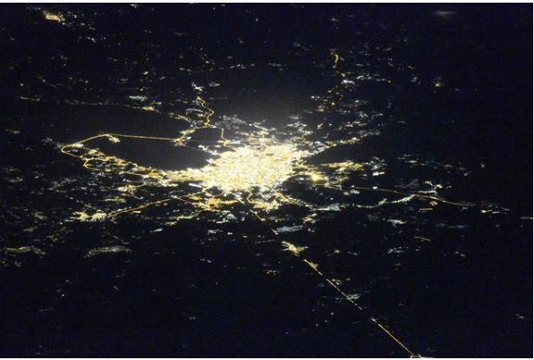 Опубликованы фото ночного Санкт-Петербурга из космоса