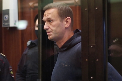 Защита Навального обжалует решение о замене условного срока на реальный