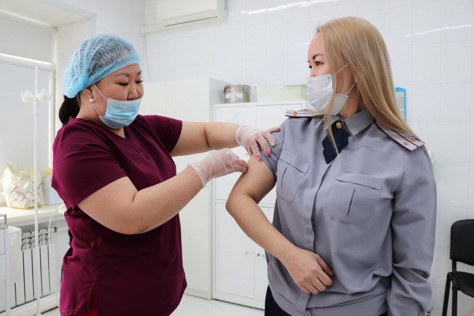 В УФСИН Якутии проводится вакцинация сотрудников от коронавирусной инфекции