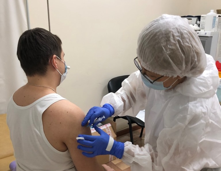 Первый этап вакцинации от COVID-19 в Якутии прошли свыше 93 тысяч человек