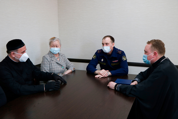 В Якутии представители различных вероисповеданий обсудили вопросы проведения религиозных обрядов с осужденными