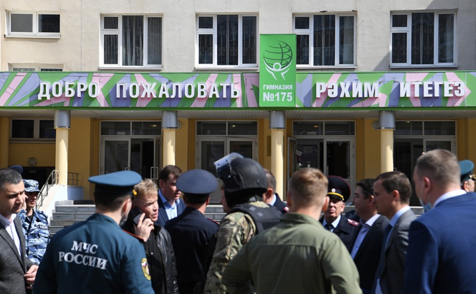 Восемь пострадавших при стрельбе в Казани перевезут на лечение в Москву