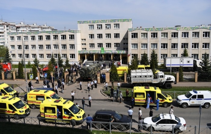 Семь детей и учитель погибли, 20 человек ранены при стрельбе в школе в Казани