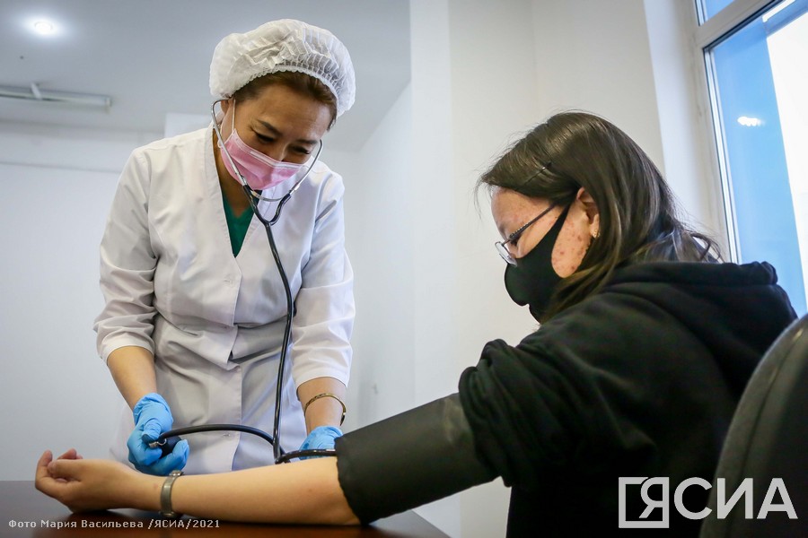 В Якутии начнутся проверки соблюдения работодателями требований по вакцинированию работников