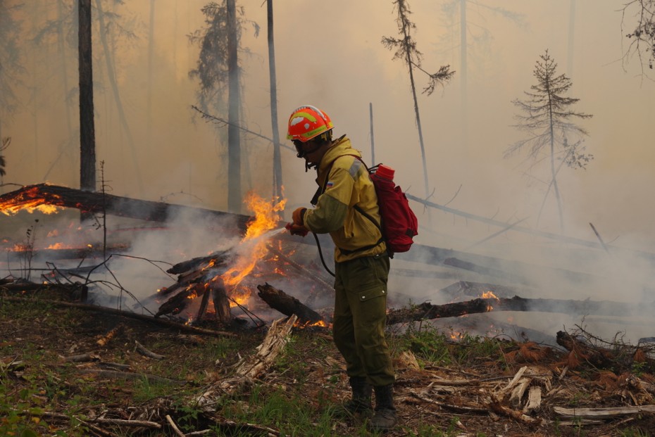 Авиалесоохрана вызывает дожди для борьбы с пожарами в западной части Якутии