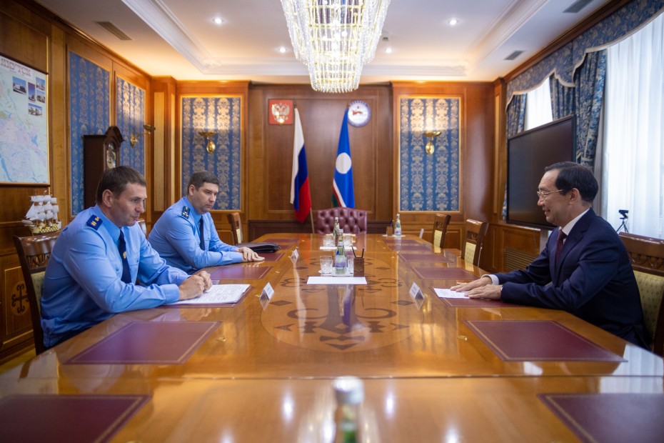 Айсен Николаеву представили нового прокурора Республики Саха (Якутия)