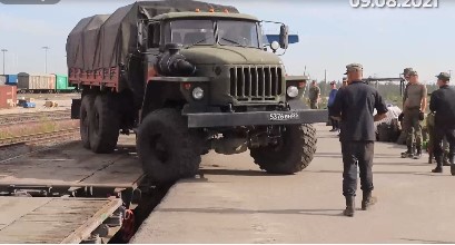 В Якутию прибыла военная техника сводной инженерной роты Министерства обороны России