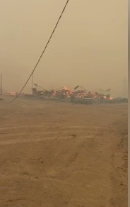 Огонь повредил 23 жилых дома и хозяйственных постройки в селе Бясь-Кюёль Горного района Якутии