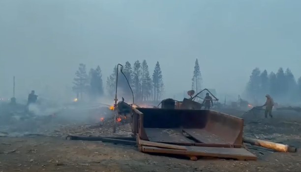 В Якутии восстанавливают пострадавшее от огня село Бясь-Кюель 